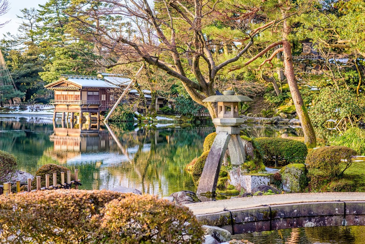 สวนเคนโระคุเอ็น (Kenrokuen Garden)