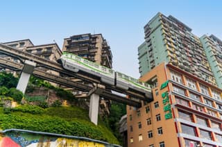 จุดชมวิวรถไฟฟ้าทะลุตึกหลี่จื่อป้า